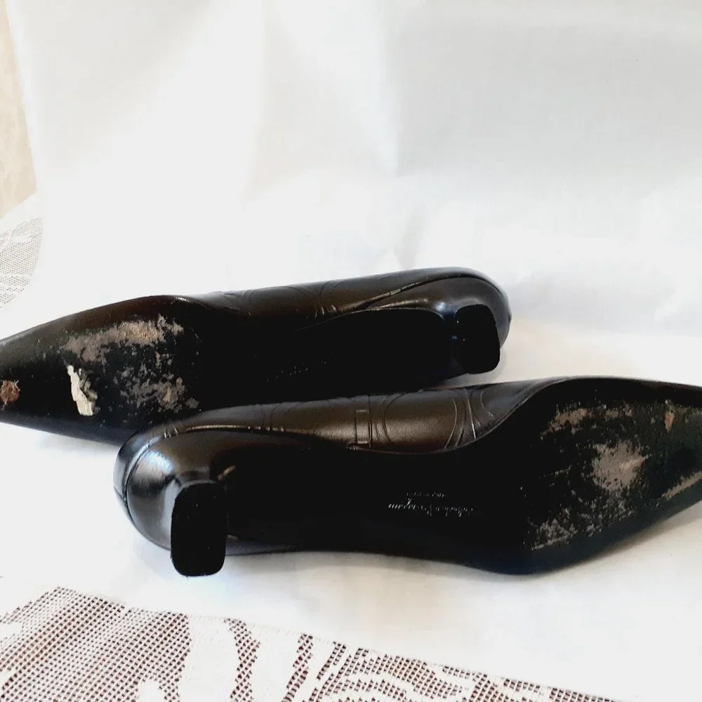 Ferragamo Gancini Symbol Embossed Pump